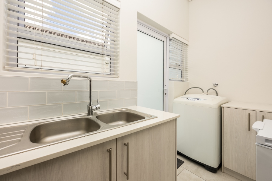 3 Bedroom Property for Sale in Jakarandas Western Cape
